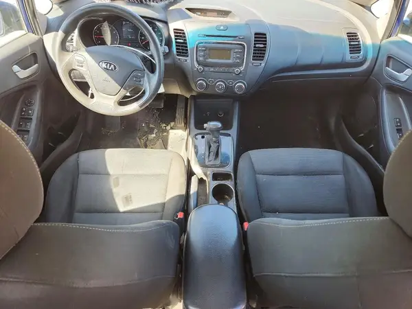 3KPFK4A77HE095571 2017 KIA FORTE - Image 8