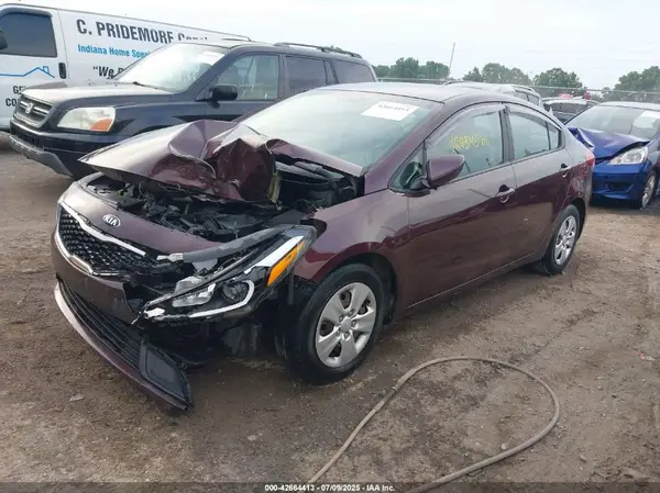 3KPFK4A77HE096154 2017 KIA FORTE - Image 2