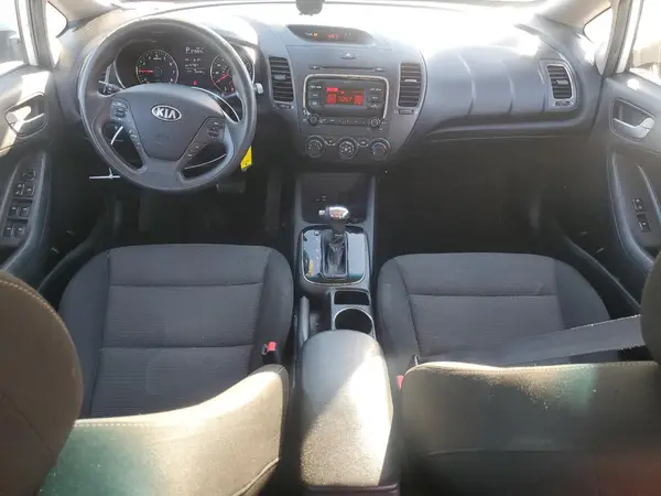 3KPFK4A77HE096252 2017 KIA FORTE - Image 8
