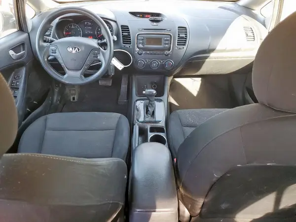 3KPFK4A77HE096381 2017 KIA FORTE - Image 8