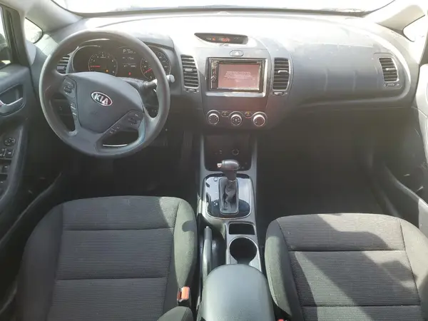 3KPFK4A77HE097403 2017 KIA FORTE - Image 8