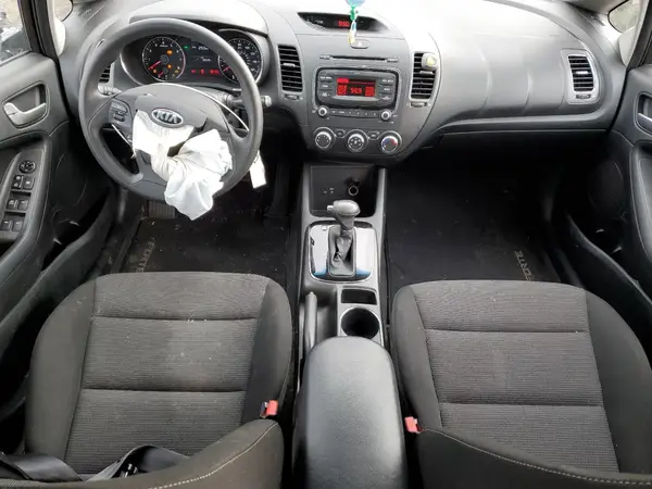 3KPFK4A77HE098969 2017 KIA FORTE - Image 8