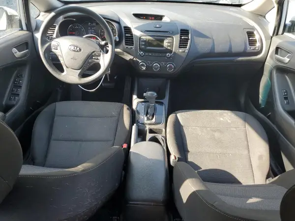 3KPFK4A77HE099300 2017 KIA FORTE - Image 8