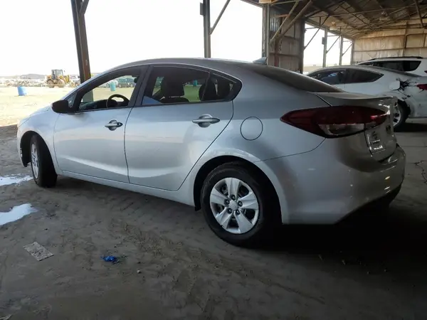 3KPFK4A77HE099507 2017 KIA FORTE - Image 2