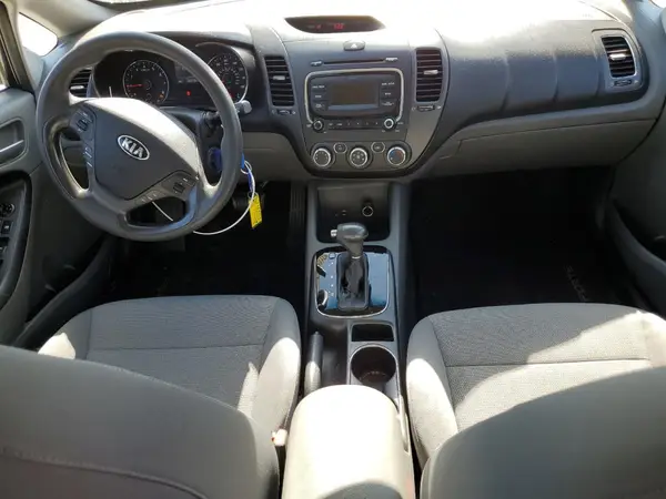 3KPFK4A77HE099653 2017 KIA FORTE - Image 8