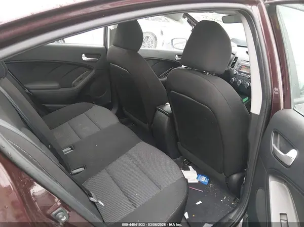 3KPFK4A77HE099958 2017 KIA FORTE - Image 8