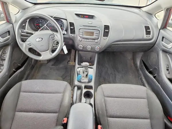 3KPFK4A77HE100199 2017 KIA FORTE - Image 8