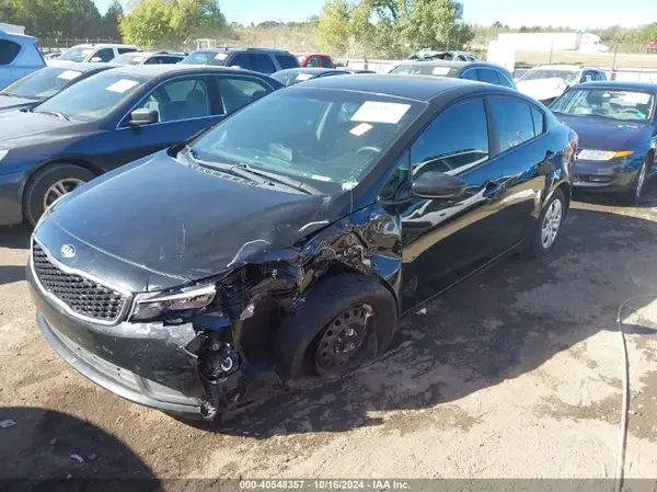 3KPFK4A77HE100929 2017 KIA FORTE - Image 2