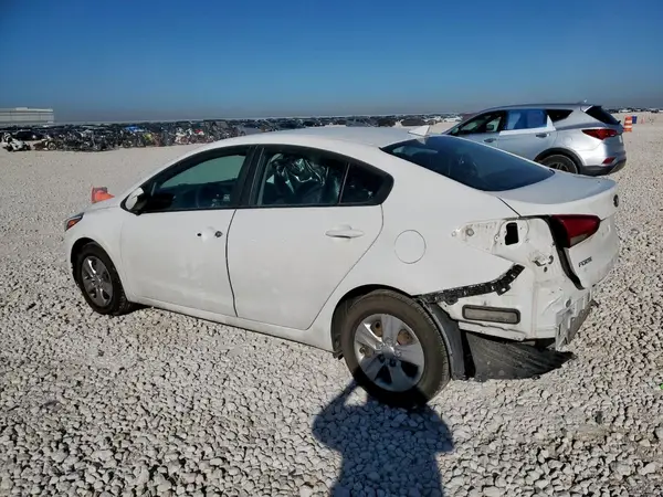 3KPFK4A77HE102504 2017 KIA FORTE - Image 2