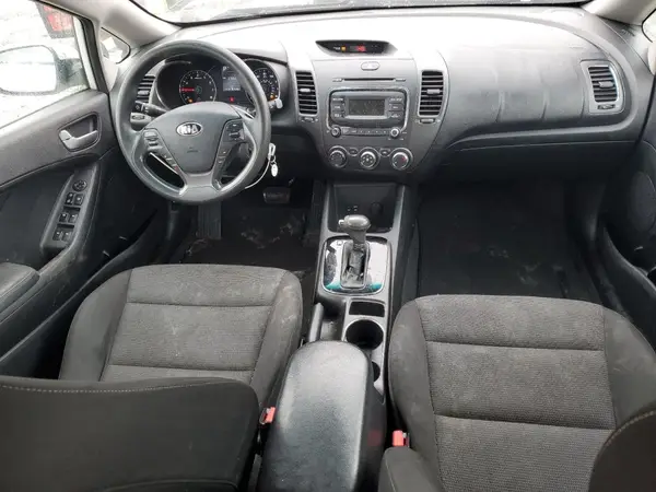 3KPFK4A77HE103264 2017 KIA FORTE - Image 8