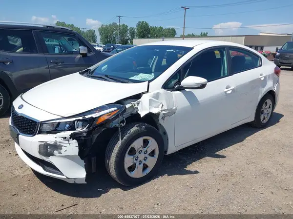 3KPFK4A77HE104351 2017 KIA FORTE - Image 2