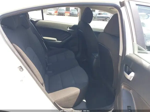 3KPFK4A77HE104351 2017 KIA FORTE - Image 8