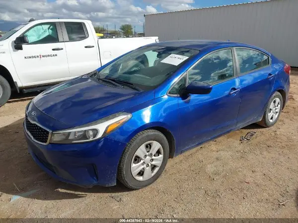3KPFK4A77HE107704 2017 KIA FORTE - Image 2