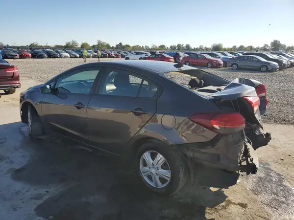 3KPFK4A77HE108058 2017 KIA FORTE - Image 2