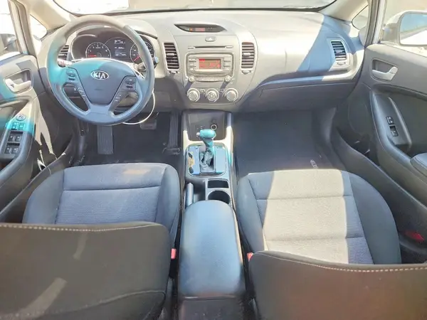 3KPFK4A77HE110120 2017 KIA FORTE - Image 8