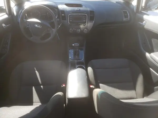 3KPFK4A77HE110814 2017 KIA FORTE - Image 8
