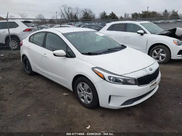 3KPFK4A77HE111123 2017 KIA FORTE - Image 1