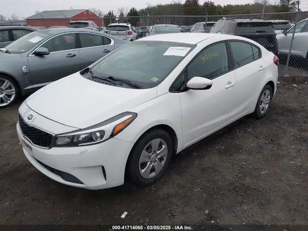 3KPFK4A77HE111123 2017 KIA FORTE - Image 2