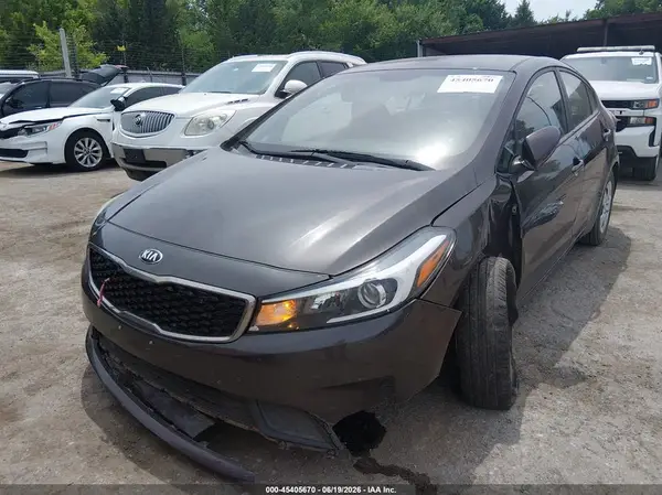 3KPFK4A77HE113339 2017 KIA FORTE - Image 2