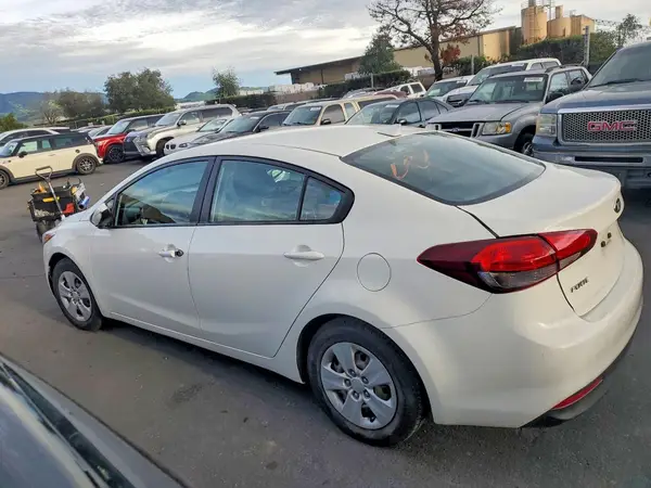 3KPFK4A77HE113745 2017 KIA FORTE - Image 2