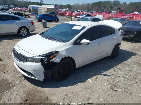 3KPFK4A77HE114748 2017 KIA FORTE - Image 2