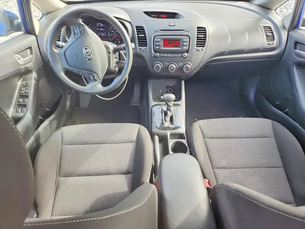 3KPFK4A77HE115236 2017 KIA FORTE - Image 8