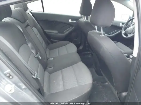 3KPFK4A77HE115401 2017 KIA FORTE - Image 8
