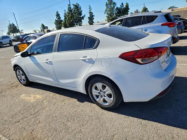 3KPFK4A77HE115687 2017 KIA FORTE - Image 2