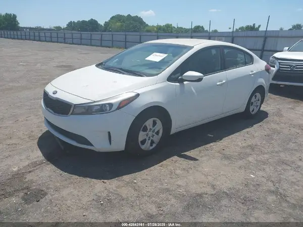 3KPFK4A77HE116449 2017 KIA FORTE - Image 2