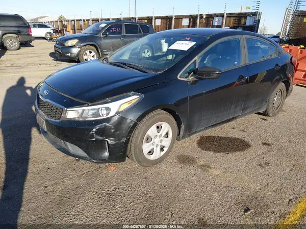 3KPFK4A77HE116676 2017 KIA FORTE - Image 2
