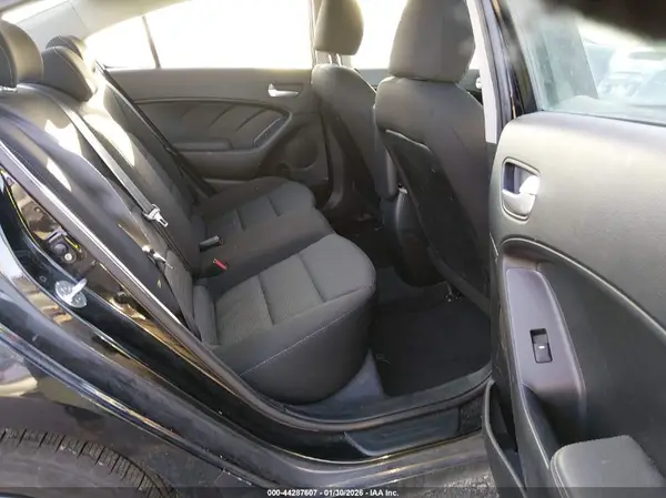 3KPFK4A77HE116676 2017 KIA FORTE - Image 8