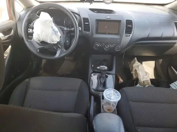 3KPFK4A77HE118671 2017 KIA FORTE - Image 8