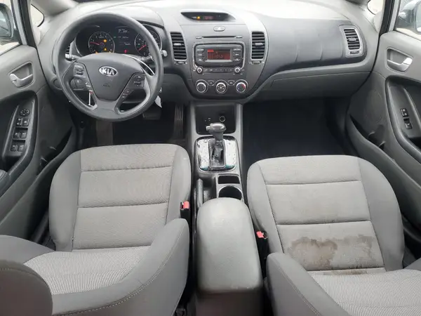 3KPFK4A77HE119190 2017 KIA FORTE - Image 8