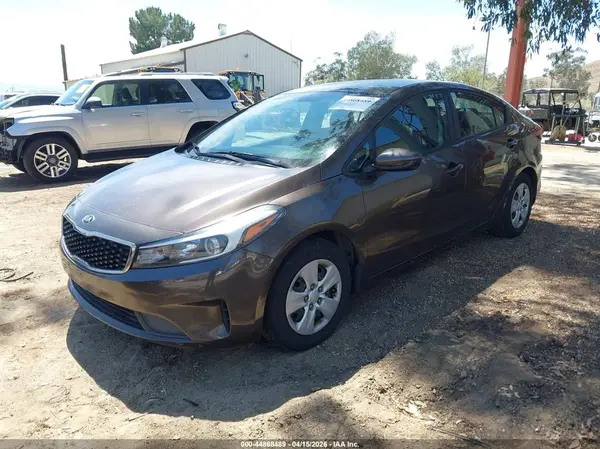 3KPFK4A77HE120985 2017 KIA FORTE - Image 2