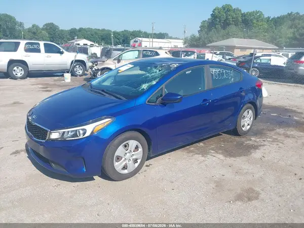 3KPFK4A77HE121361 2017 KIA FORTE - Image 2