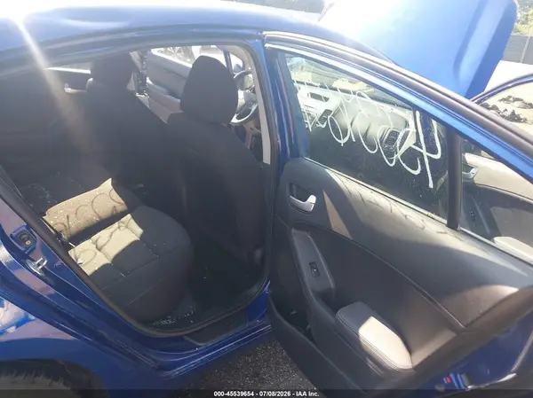 3KPFK4A77HE121361 2017 KIA FORTE - Image 8