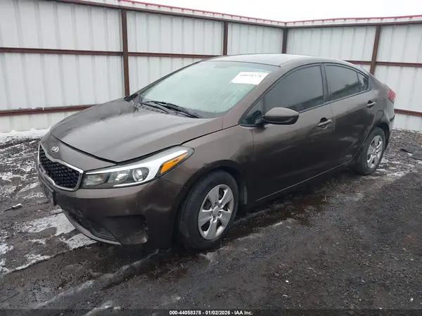 3KPFK4A77HE122283 2017 KIA FORTE - Image 2
