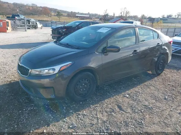3KPFK4A77HE122753 2017 KIA FORTE - Image 2