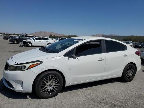 3KPFK4A77HE122798 2017 KIA FORTE - Image 1