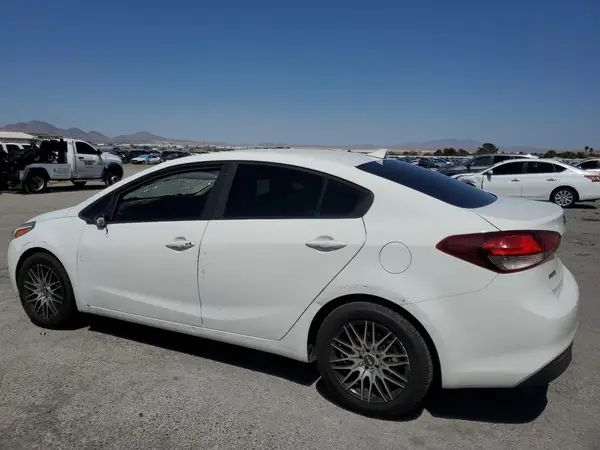 3KPFK4A77HE122798 2017 KIA FORTE - Image 2