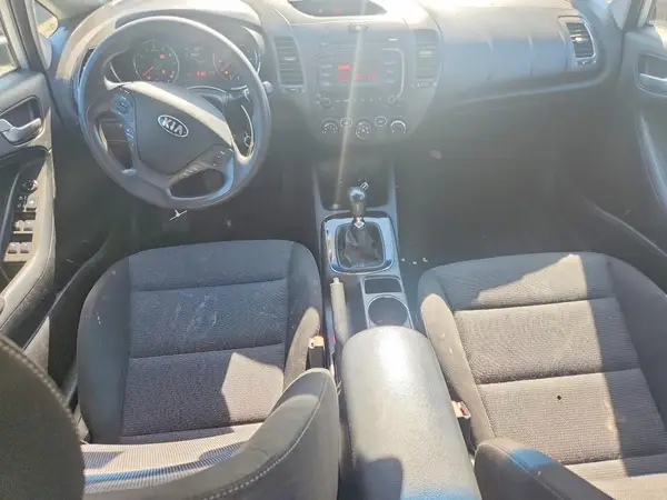 3KPFK4A77HE125622 2017 KIA FORTE - Image 8