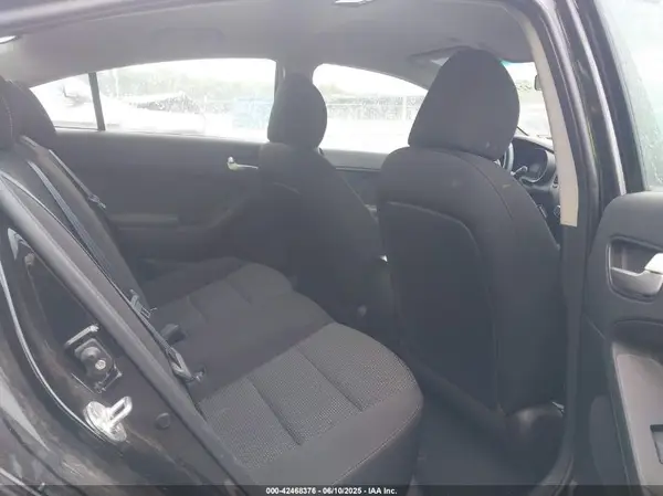 3KPFK4A77HE125765 2017 KIA FORTE - Image 8