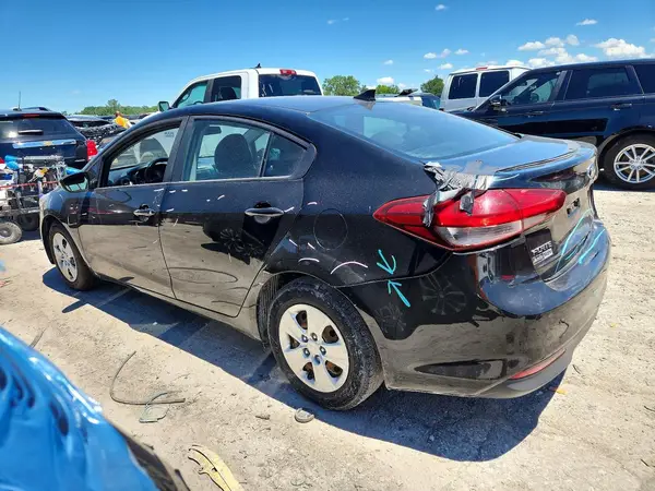 3KPFK4A77HE127404 2017 KIA FORTE - Image 2