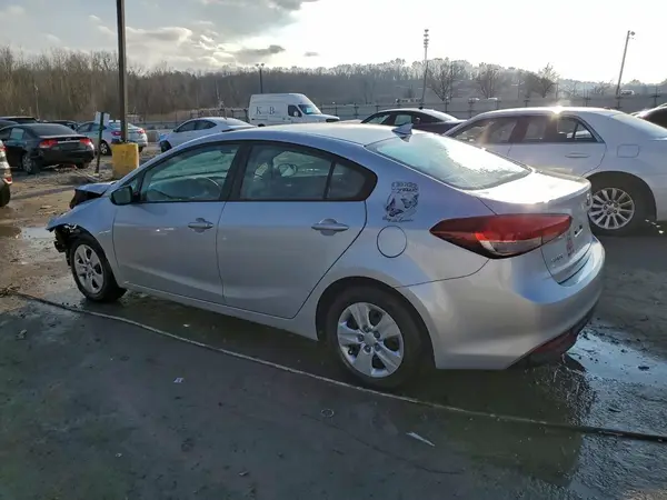 3KPFK4A77HE129847 2017 KIA FORTE - Image 2