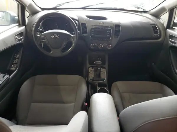 3KPFK4A77HE130951 2017 KIA FORTE - Image 8