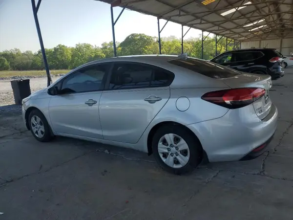 3KPFK4A77HE131128 2017 KIA FORTE - Image 2