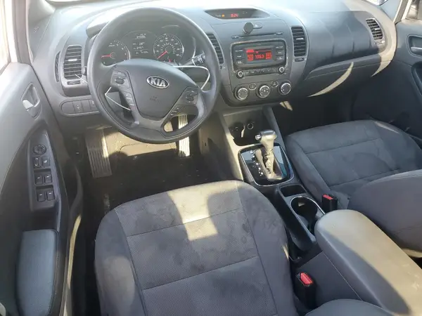 3KPFK4A77HE131128 2017 KIA FORTE - Image 8