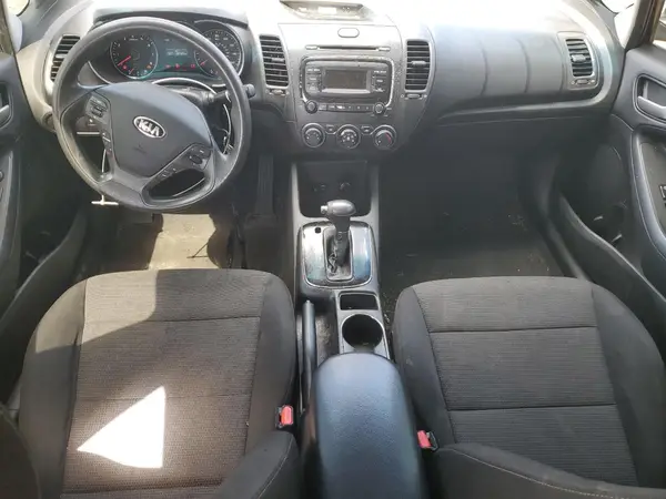 3KPFK4A77HE131632 2017 KIA FORTE - Image 8