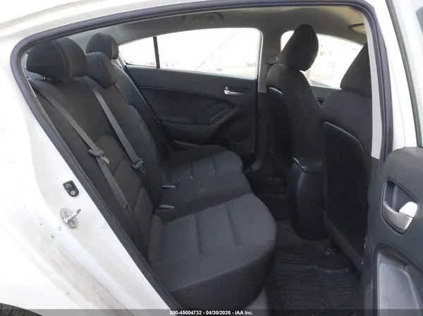 3KPFK4A77HE131730 2017 KIA FORTE - Image 8