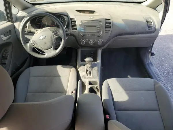 3KPFK4A77HE135101 2017 KIA FORTE - Image 8